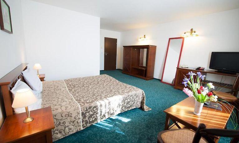 אראד Hotel Ana מראה חיצוני תמונה