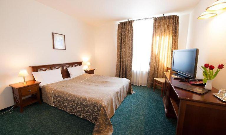 אראד Hotel Ana מראה חיצוני תמונה