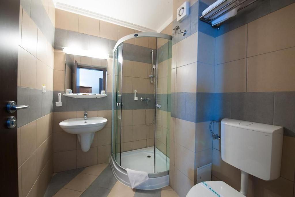אראד Hotel Ana מראה חיצוני תמונה